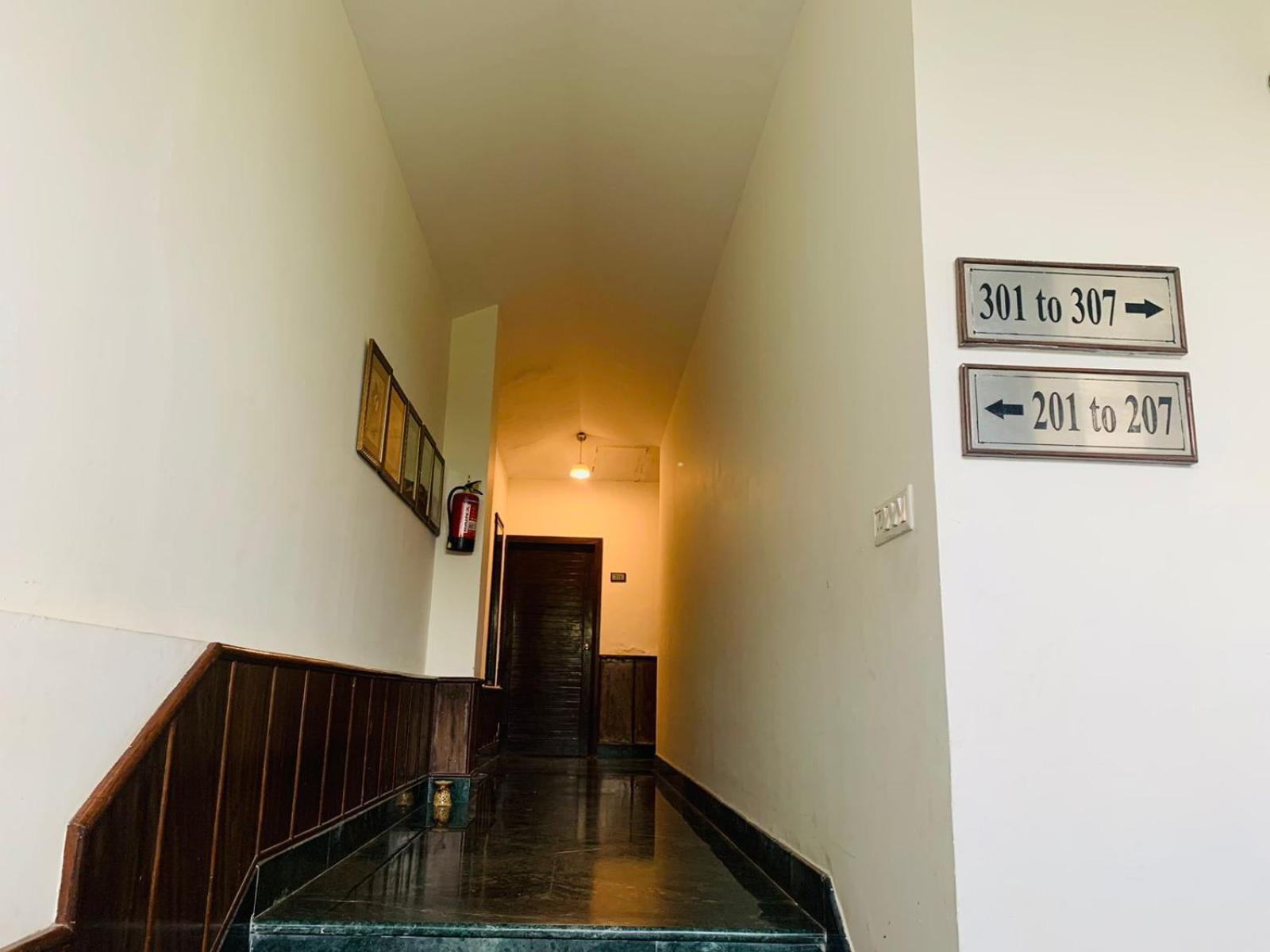 The Riverview Retreat Corbett By Leisure Hotels Garjia Exteriér fotografie