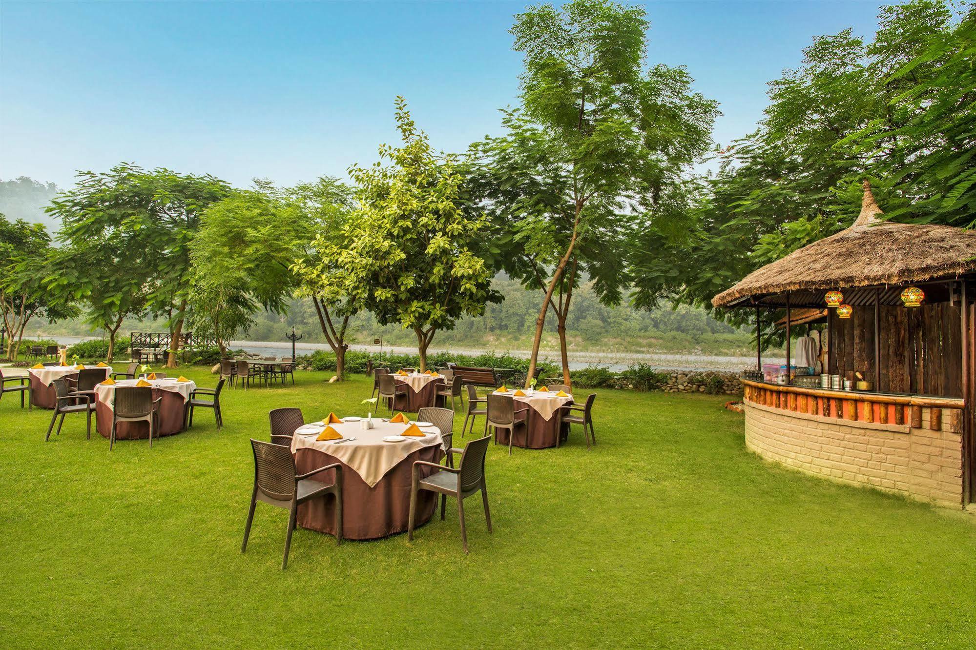 The Riverview Retreat Corbett By Leisure Hotels Garjia Exteriér fotografie