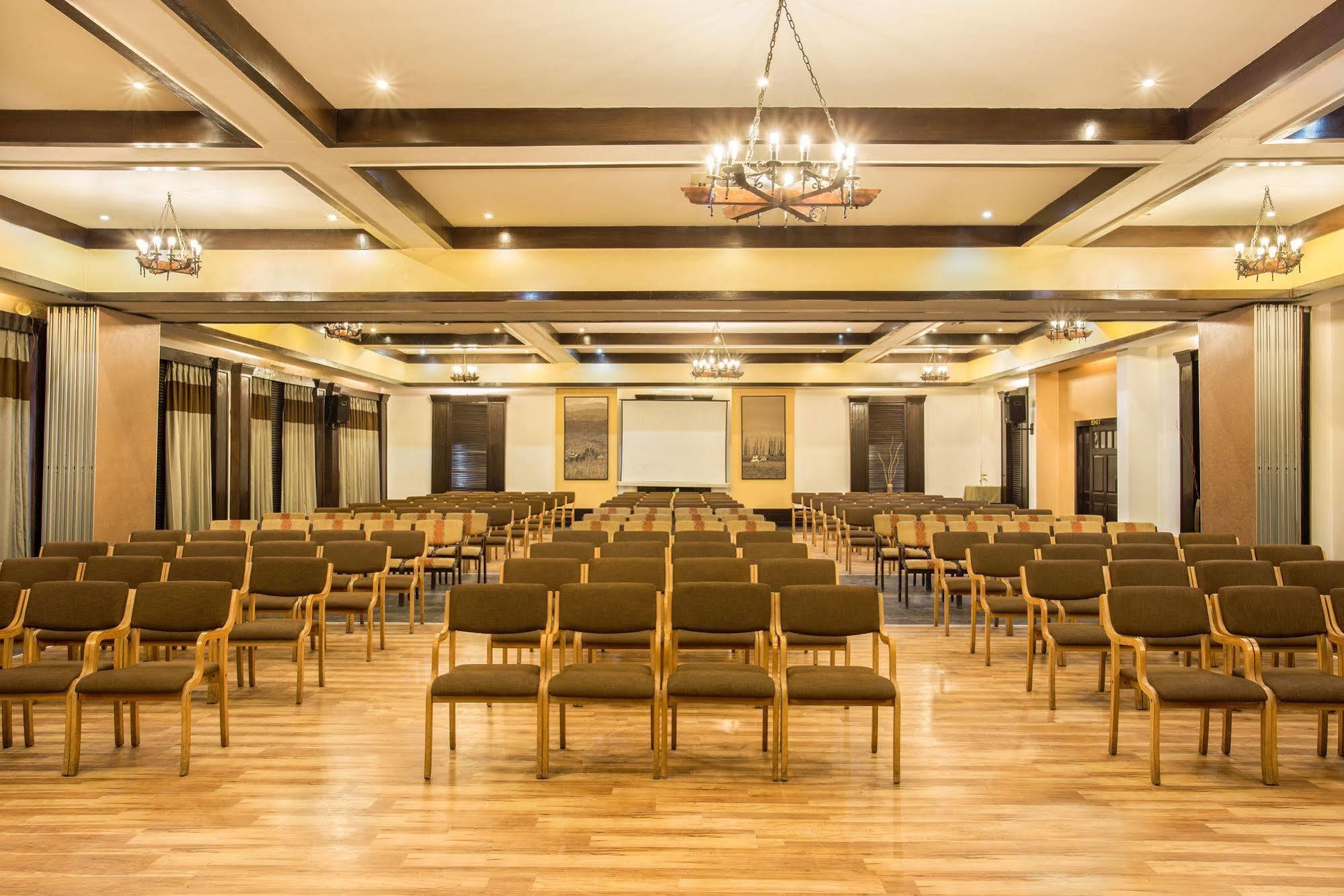 The Riverview Retreat Corbett By Leisure Hotels Garjia Exteriér fotografie